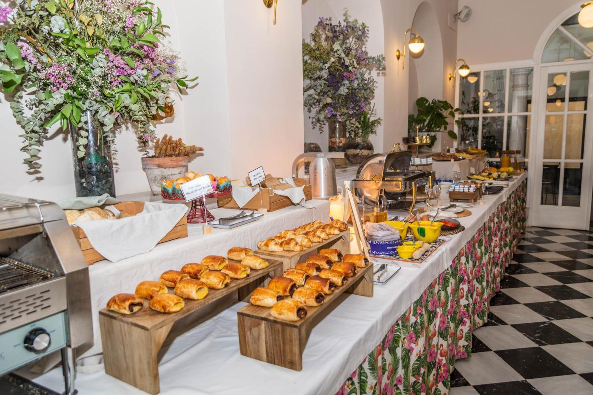 Hotel Boutique Casas De Santa Cruz Sevilla Bagian luar foto