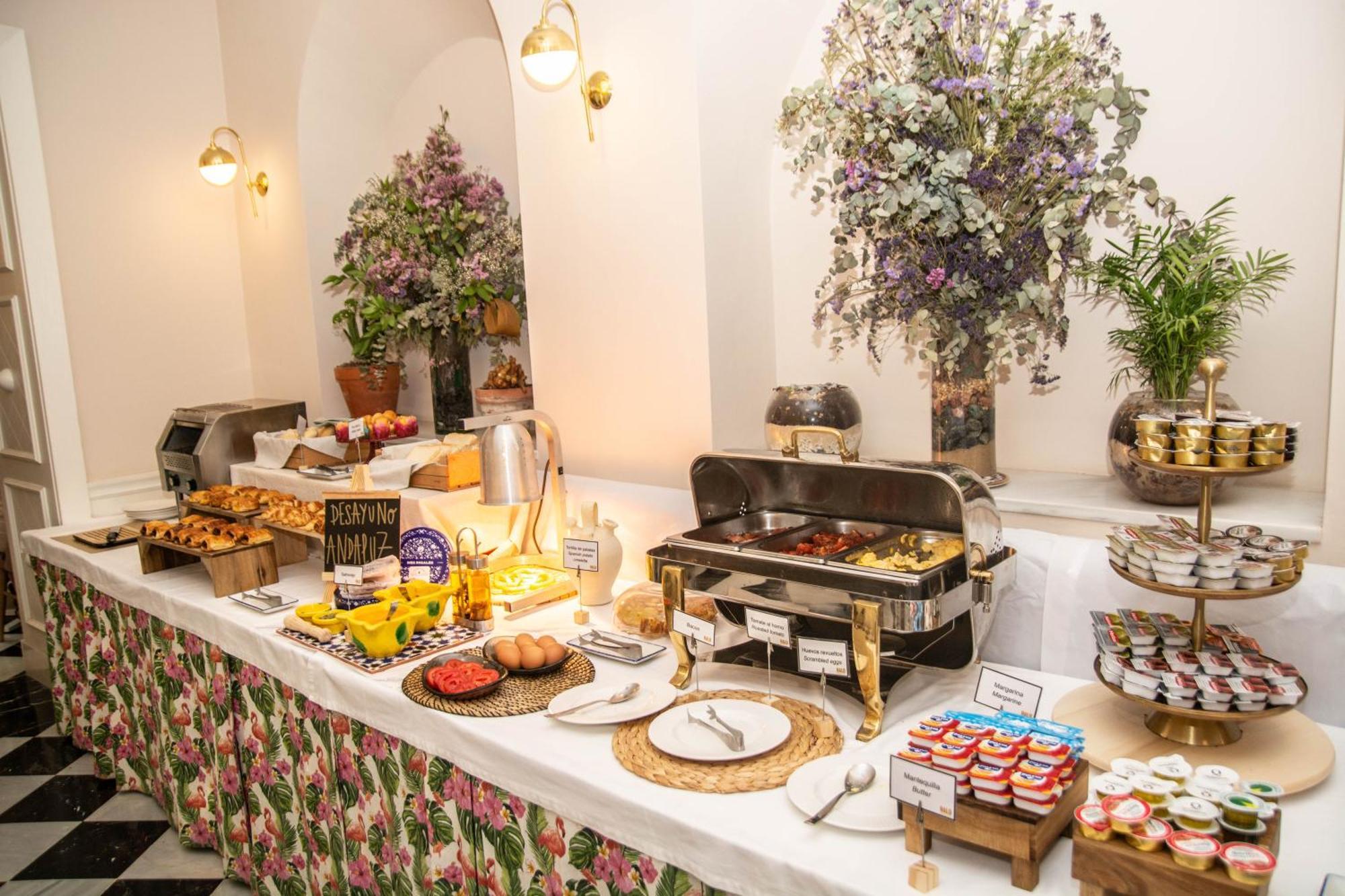 Hotel Boutique Casas De Santa Cruz Sevilla Bagian luar foto
